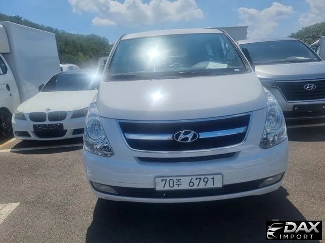 Hyundai Starex 12-Seater Wagon