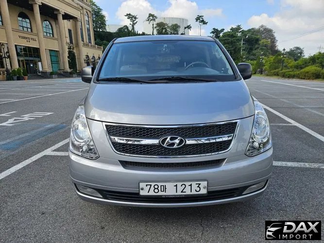 Hyundai Starex 12-Seater Wagon