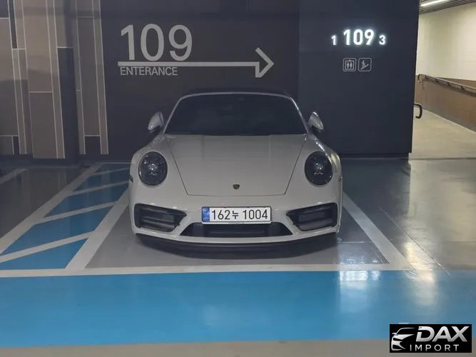 Porsche 911 Carrera 4 GTS Cabriolet