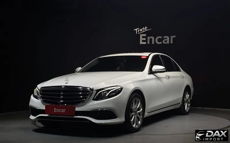 Mercedes-Benz E-Class E300 4MATIC Exclusive Standard