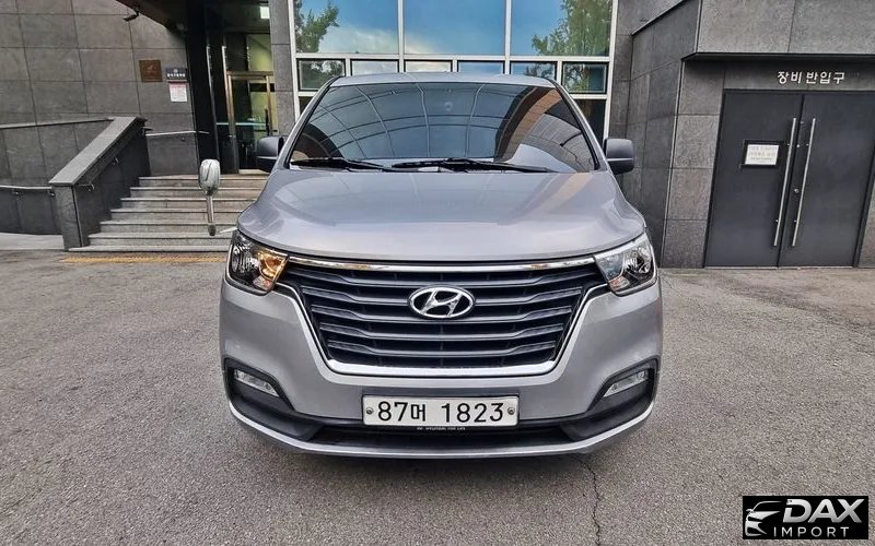 Hyundai Starex Van 5-Seater