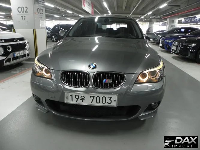 BMW 5-Series 528i Sedan