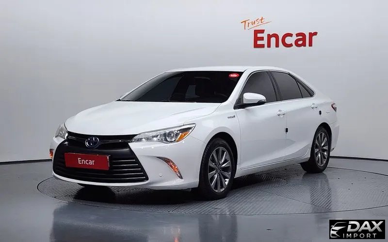 Toyota Camry Hybrid LE