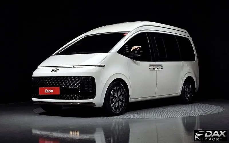 Hyundai Staria Lounge 9-Seater