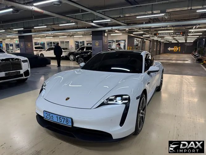 Porsche Taycan Base