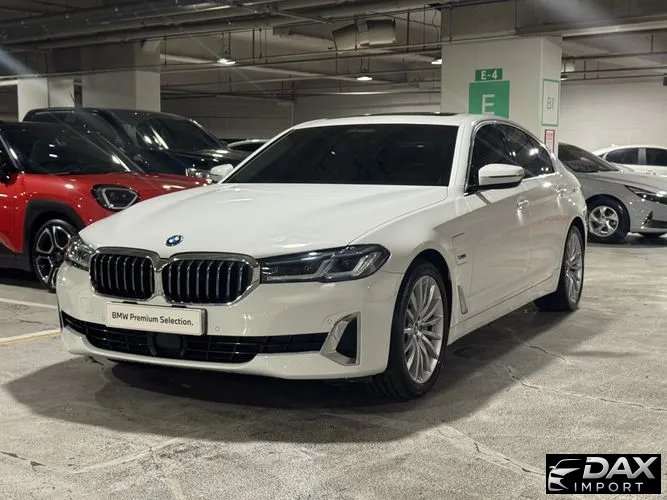 BMW 5-Series 530e Luxury