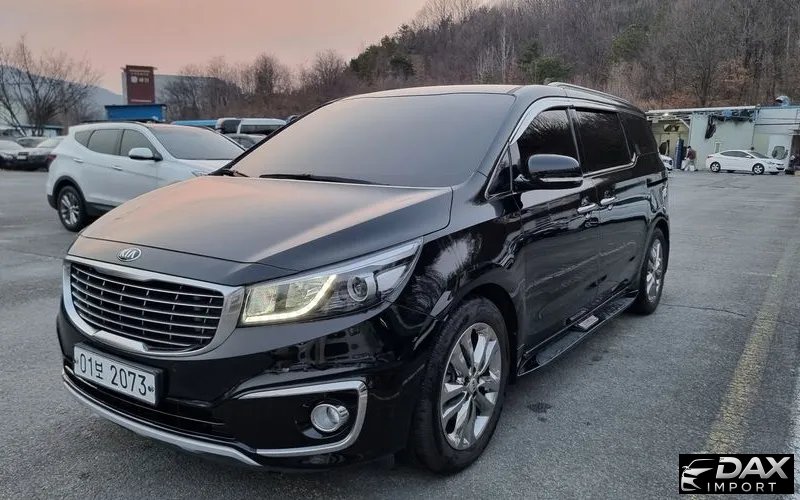 Kia Canival 7-seater Limousine
