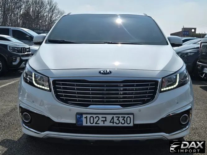 Kia Canival 7-seater Limousine