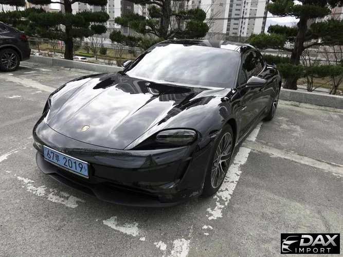 Porsche Taycan Base
