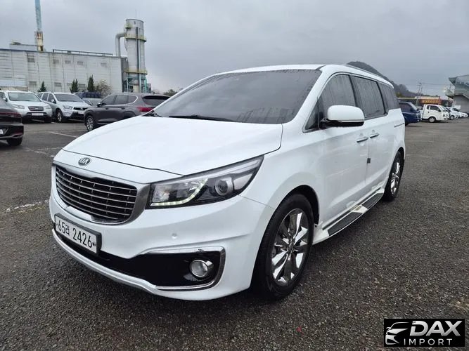 Kia Canival Gasoline 7-seater Limousine