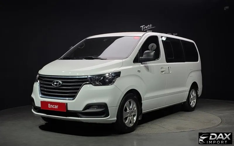 Hyundai Starex Wagon 11-Seater