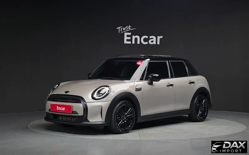 Mini Cooper 5-Door Classic Plus