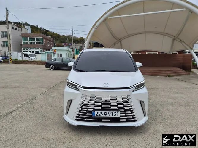 Lexus LM 500h Executive