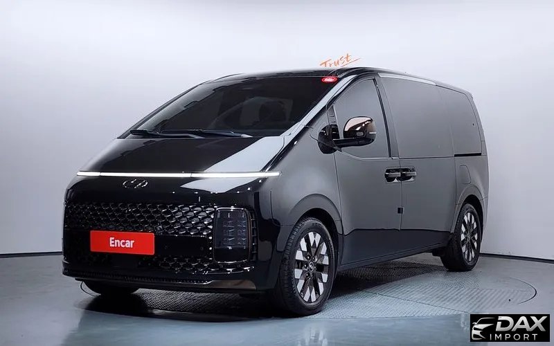 Hyundai Staria Lounge 9-Seater