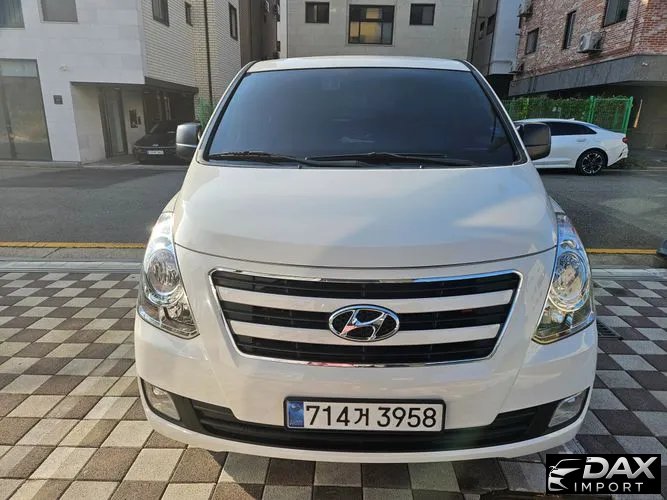 Hyundai Starex 12-Seater Wagon