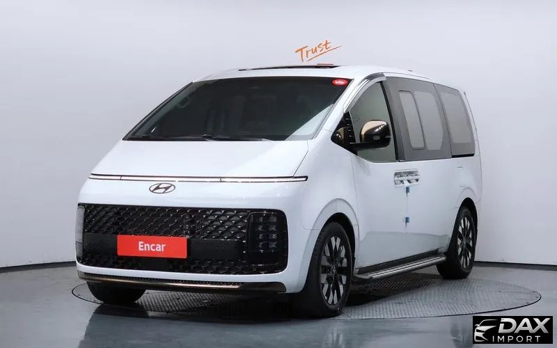 Hyundai Staria Lounge 9-Seater