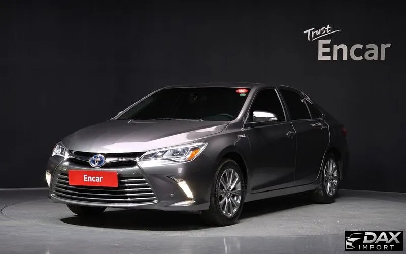 Toyota Camry Hybrid XLE