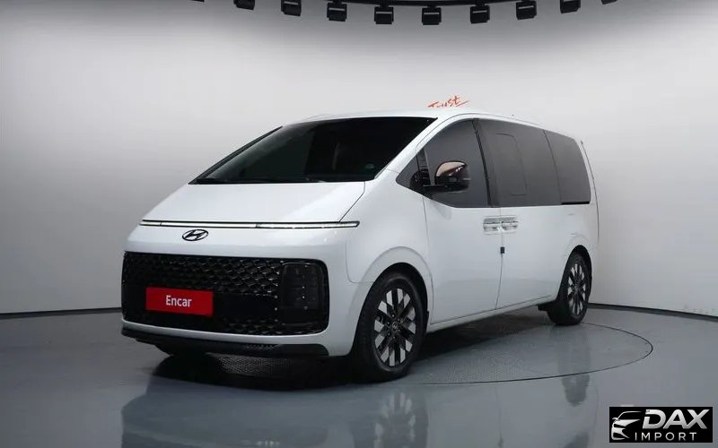Hyundai Staria Lounge 9-Seater
