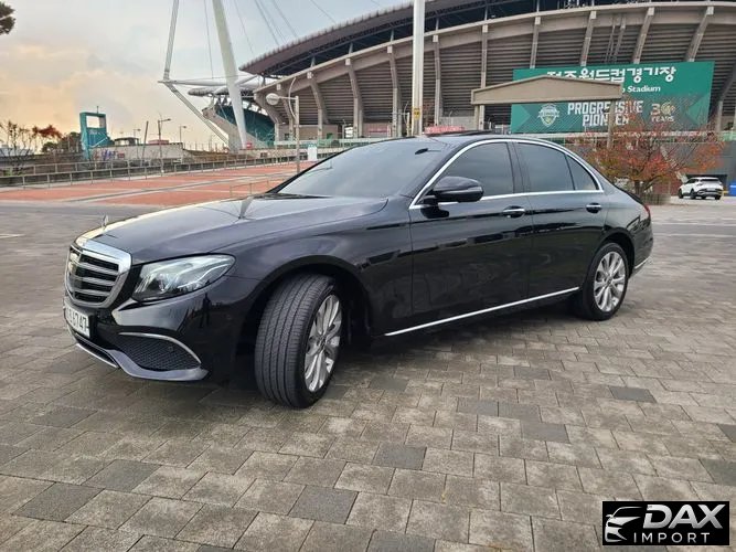 Mercedes-Benz E-Class E300 4MATIC Exclusive