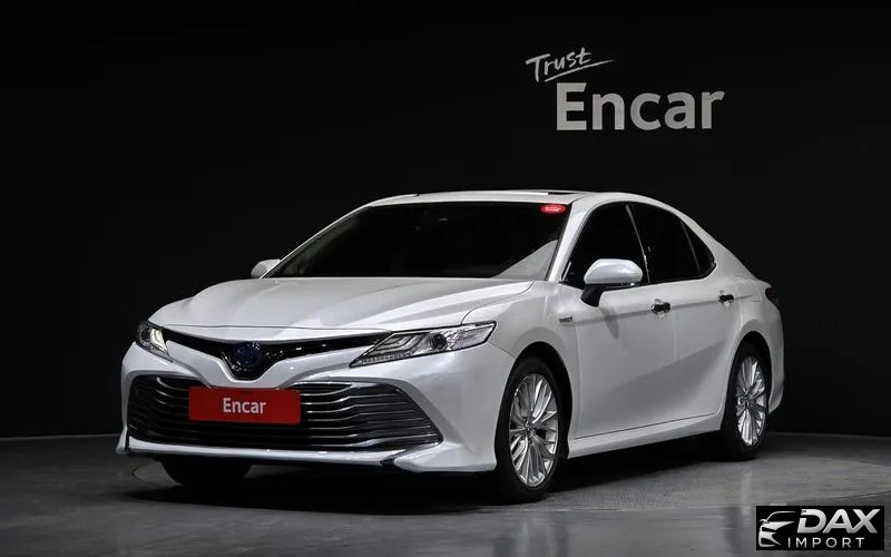 Toyota Camry 2.5 XLE Hybrid