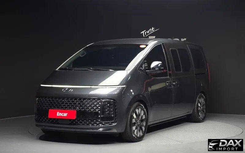Hyundai Staria Lounge 9-Seater
