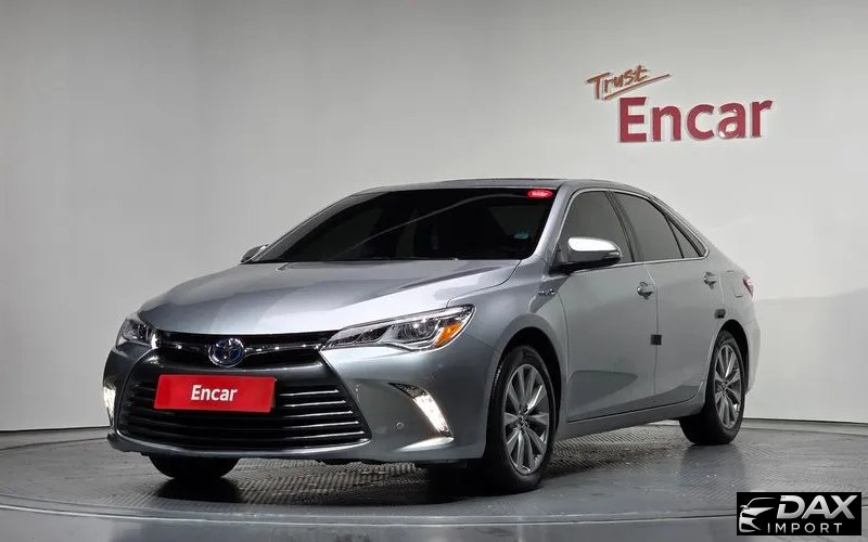 Toyota Camry Hybrid XLE