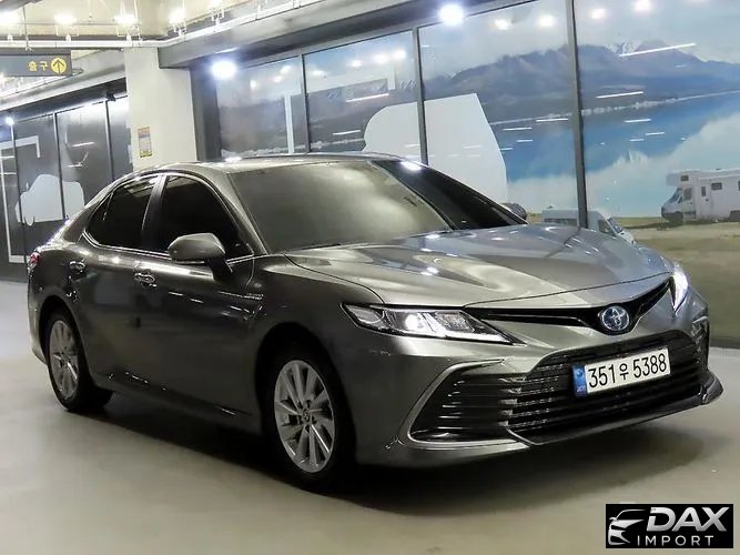 Toyota Camry 2.5 LE Hybrid