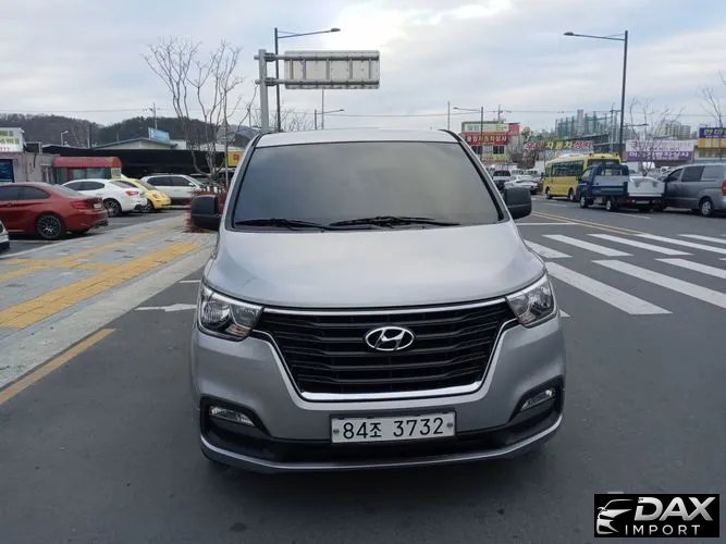 Hyundai Starex Van 5-Seater