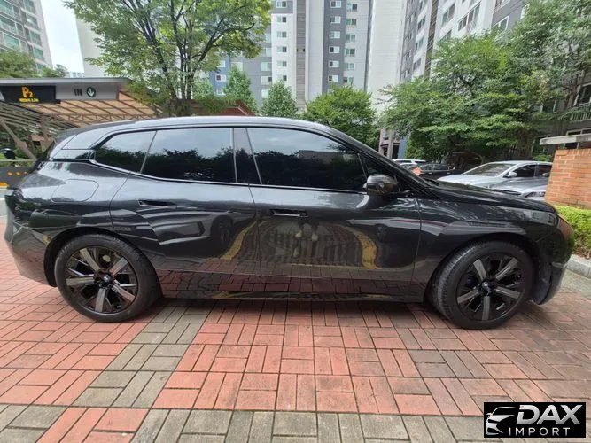 BMW iX xDrive50 Sports Plus