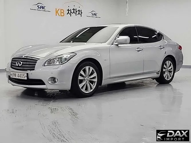 Infiniti M Premium