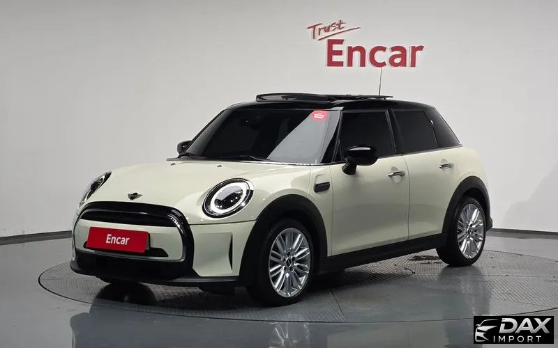 Mini Cooper 5Door Classic Plus Launch Pack