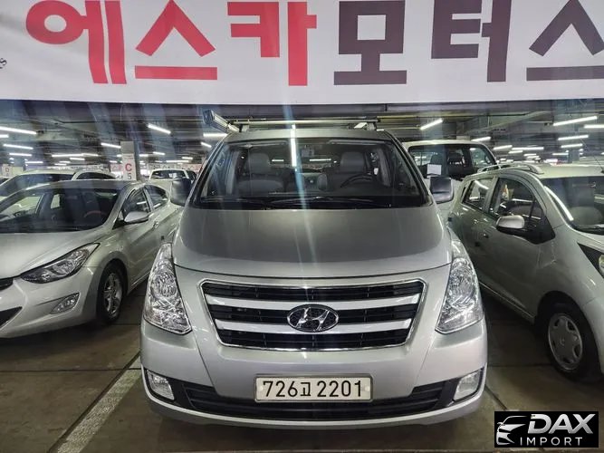 Hyundai Starex 12-Seater Wagon
