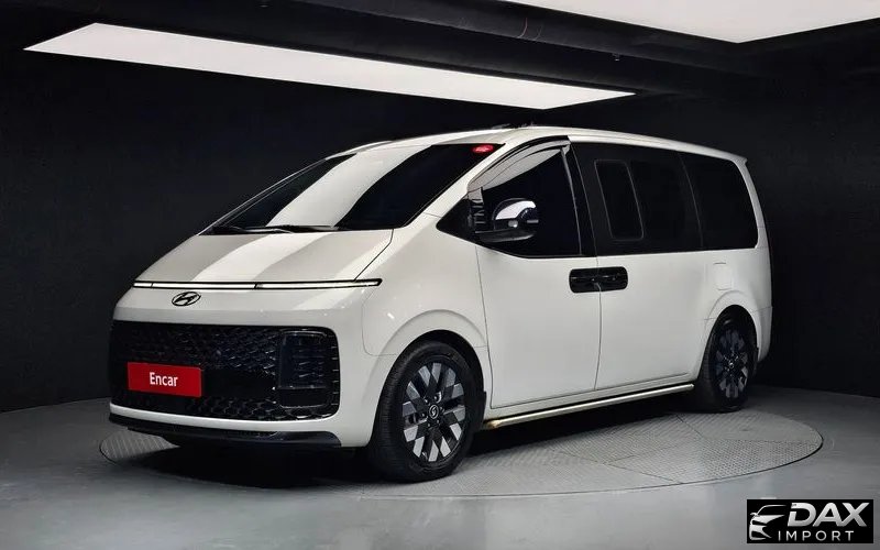 Hyundai Staria 4WD Lounge 9-Seater