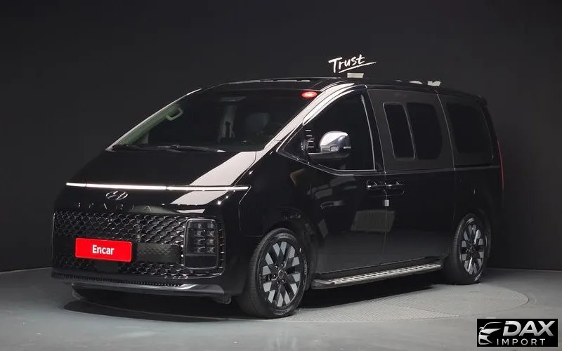 Hyundai Staria Lounge 9-Seater