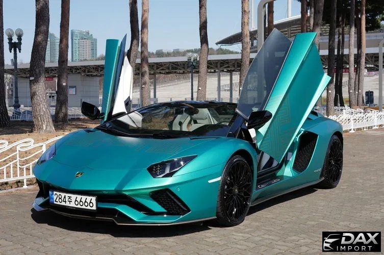 Lamborghini Aventador S LP740-4 Roadster
