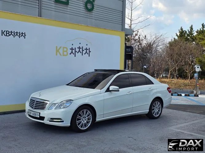 Mercedes-Benz E-Class E300 Elegance