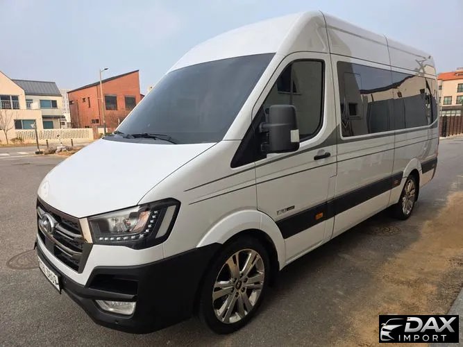 Hyundai Solati 15-seater