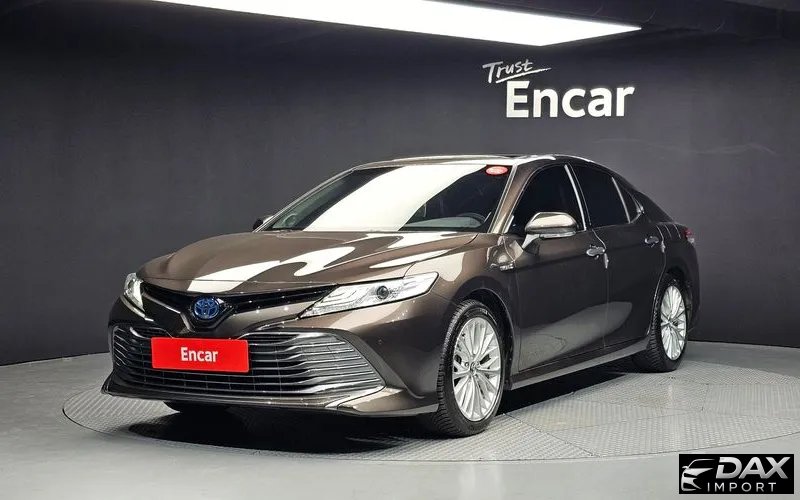 Toyota Camry 2.5 XLE Hybrid