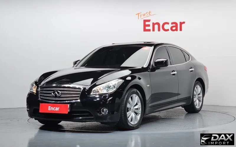 Infiniti M Standard