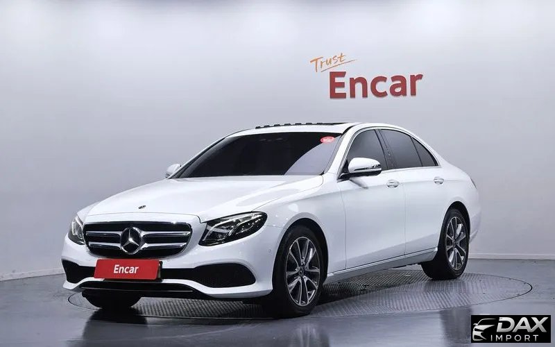 Mercedes-Benz E-Class E300 4MATIC Avnatgarde