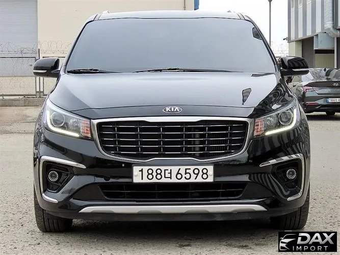 Kia Canival 9-Seater Luxury