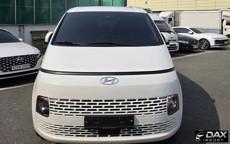 Hyundai Staria Tourer 11-Seater