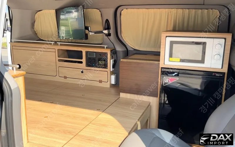 Hyundai Starex 12-Seater Wagon