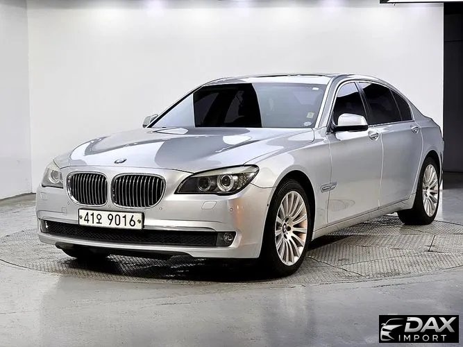 BMW 7-Series 740Li