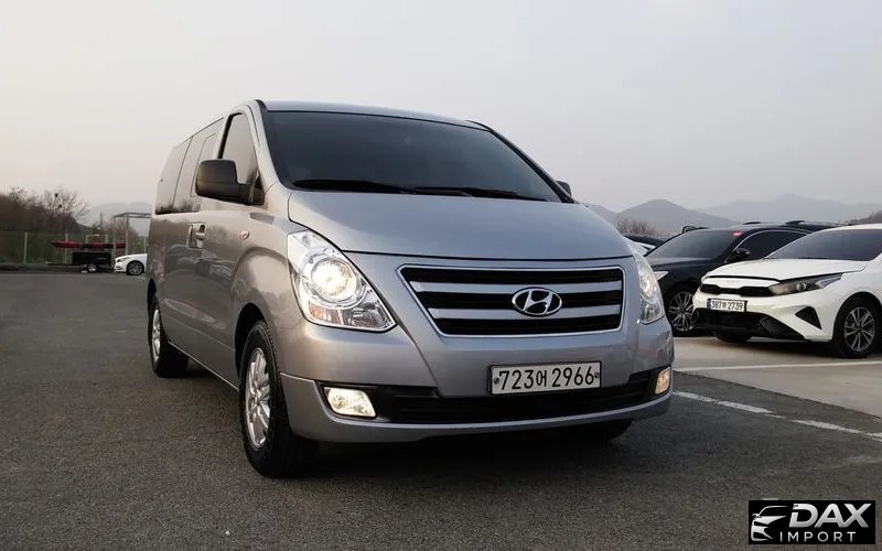 Hyundai Starex 12-Seater Wagon