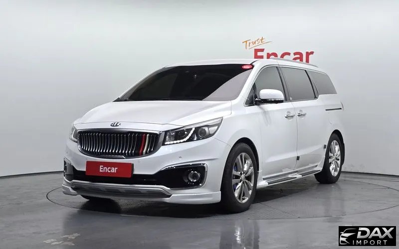 Kia Canival Gasoline 7-seater Limousine