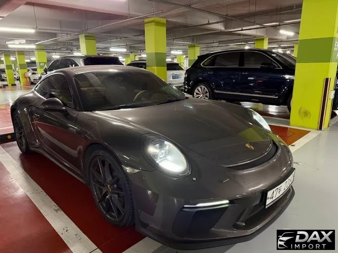 Porsche 911 Carrera 4