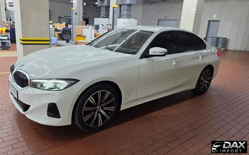 BMW 3-Series 320i