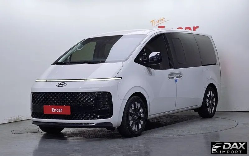 Hyundai Staria L3.5 Lounge 7-Seater