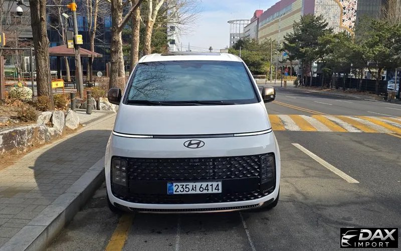 Hyundai Staria 4WD Lounge 7-Seater